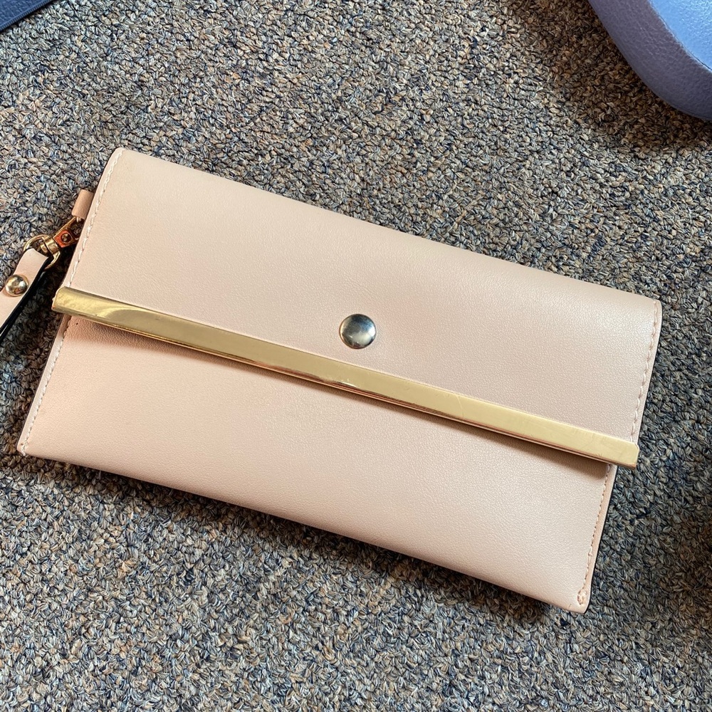 Small clutch